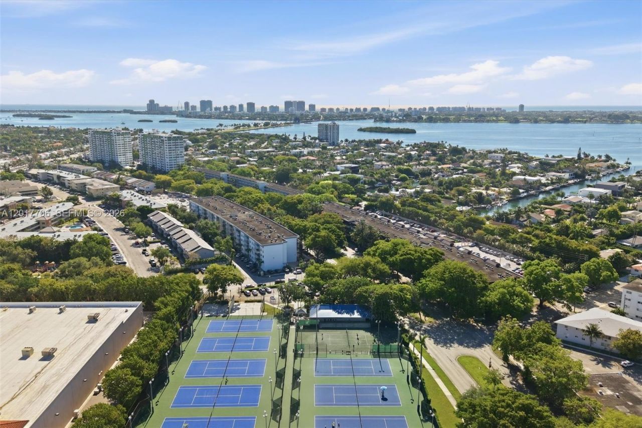 1800 Sans Souci Blvd , Unit 201, North Miami, FL 33181 Photo