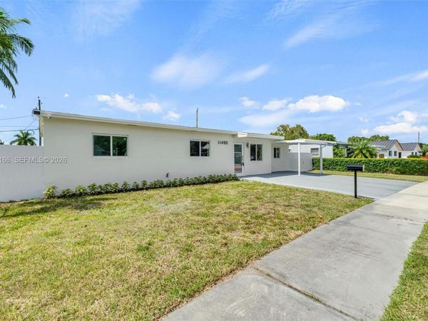 11490 Pinkston Dr , Miami, FL 33176
