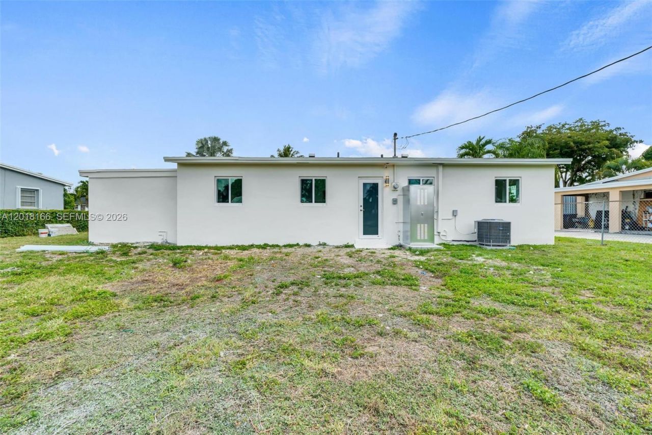 11490 Pinkston Dr, Miami, FL 33176 Photo