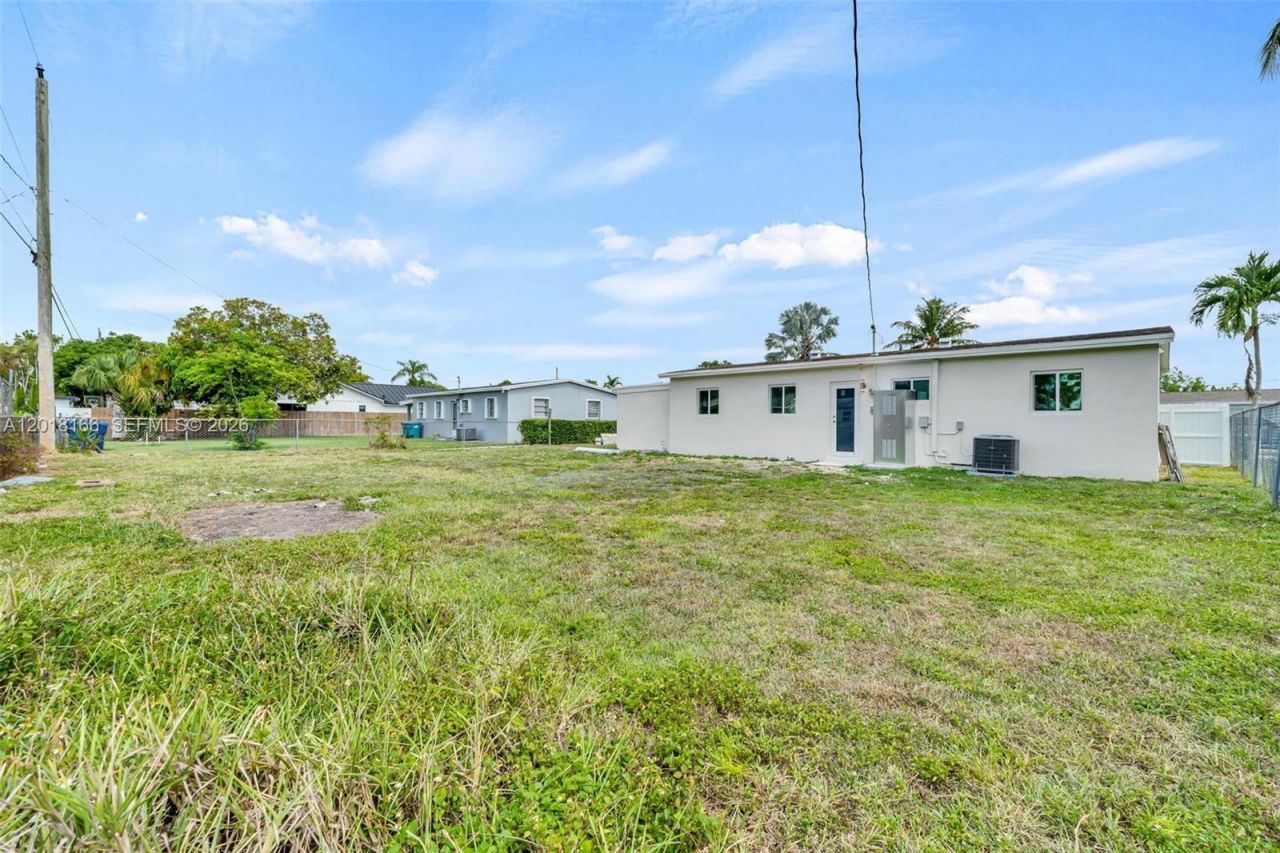 11490 Pinkston Dr, Miami, FL 33176 Photo