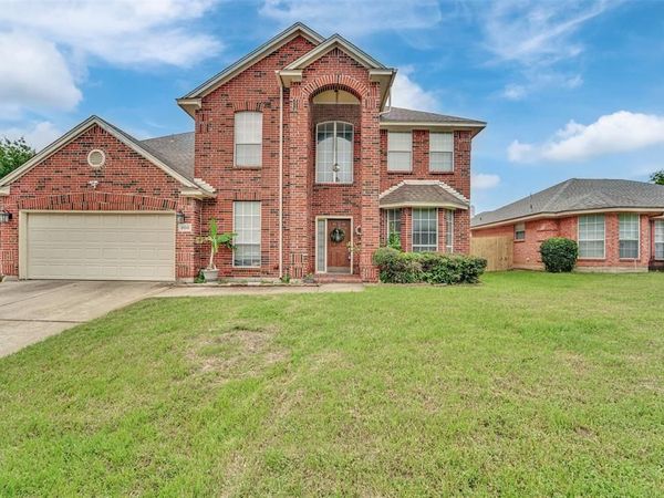 204 Springpark Drive, Arlington, TX 76014