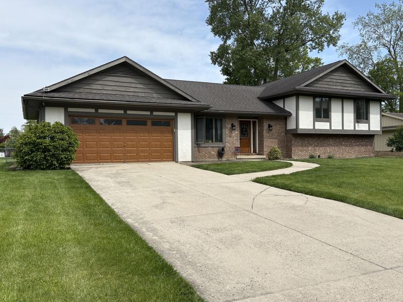 1444 Timberlane Drive, Lima, OH 45805 Photo 2