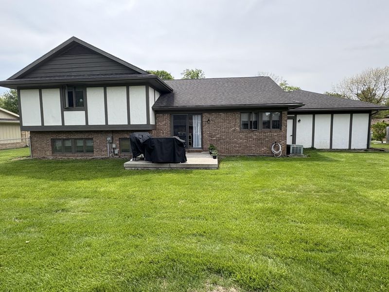 1444 Timberlane Drive, Lima, OH 45805 Photo 5