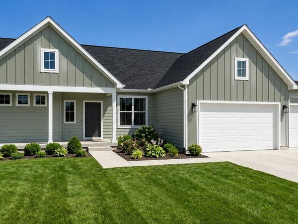 2755 Calabria Lane, Valparaiso, IN 46385