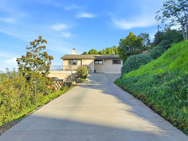 1216 Merritt Dr, El Cajon, CA 92020