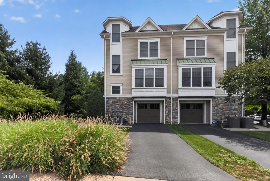 211 HOLLAND AVENUE, ARDMORE, PA 19003