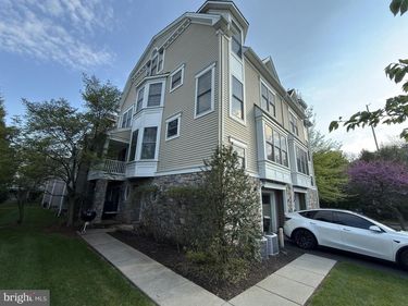 211 HOLLAND AVENUE, ARDMORE, PA 19003