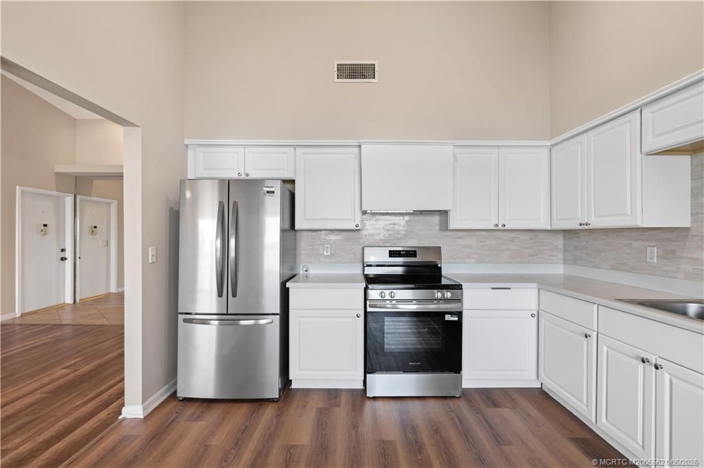 3206 S Lakeview Circle, Unit 1203, Fort Pierce, FL 34949 Photo