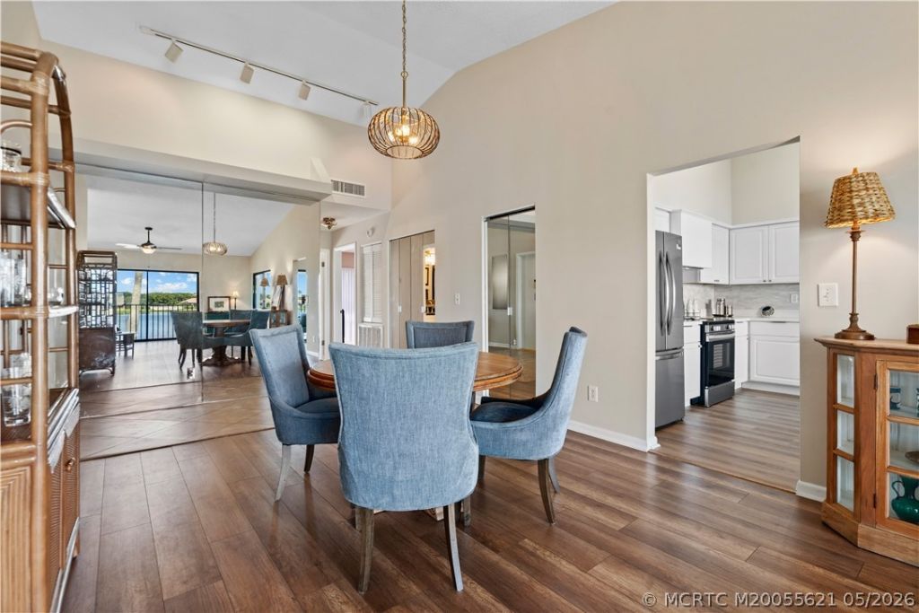3206 S Lakeview Circle, Unit 1203, Fort Pierce, FL 34949 Photo