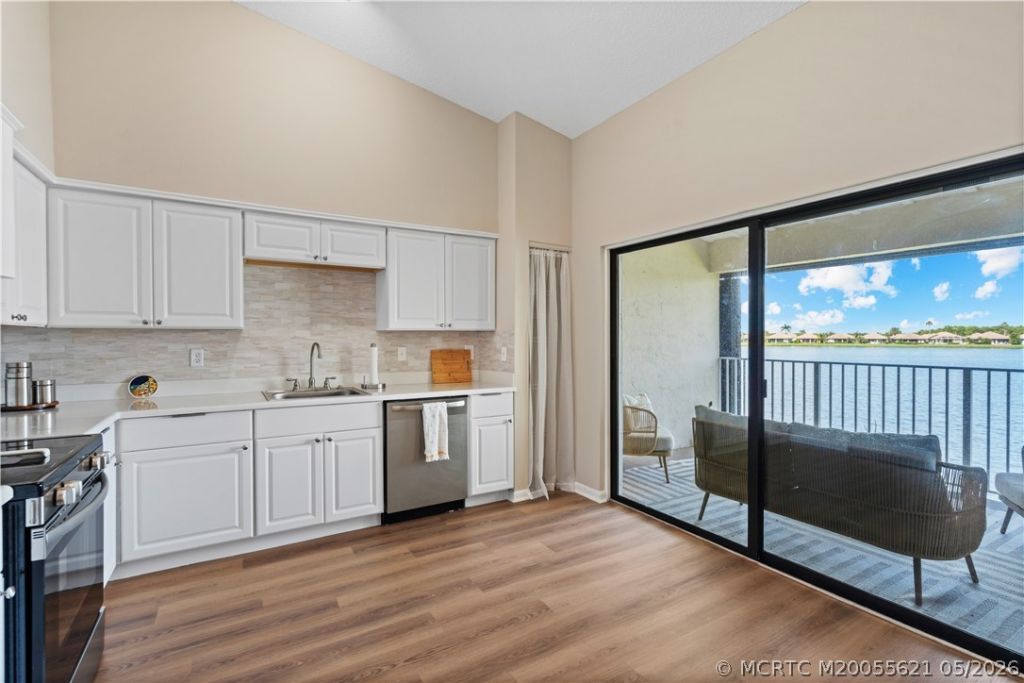 3206 S Lakeview Circle, Unit 1203, Fort Pierce, FL 34949 Photo
