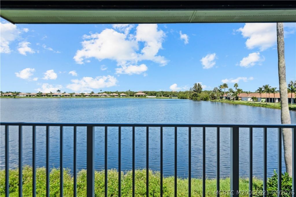 3206 S Lakeview Circle, Unit 1203, Fort Pierce, FL 34949 Photo
