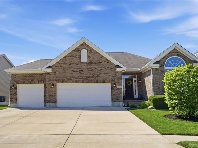 4131 Spicebush Drive, Tipp City, OH 45371 Photo 3
