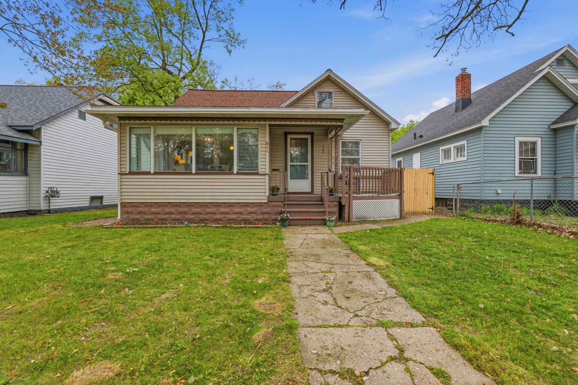 944 E Isabella Avenue, Muskegon, MI 49442 Main Photo