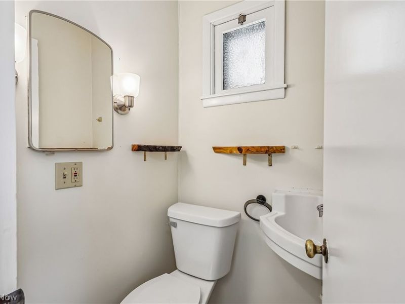 2033 Tate Avenue, Cleveland, OH 44109 Photo 22