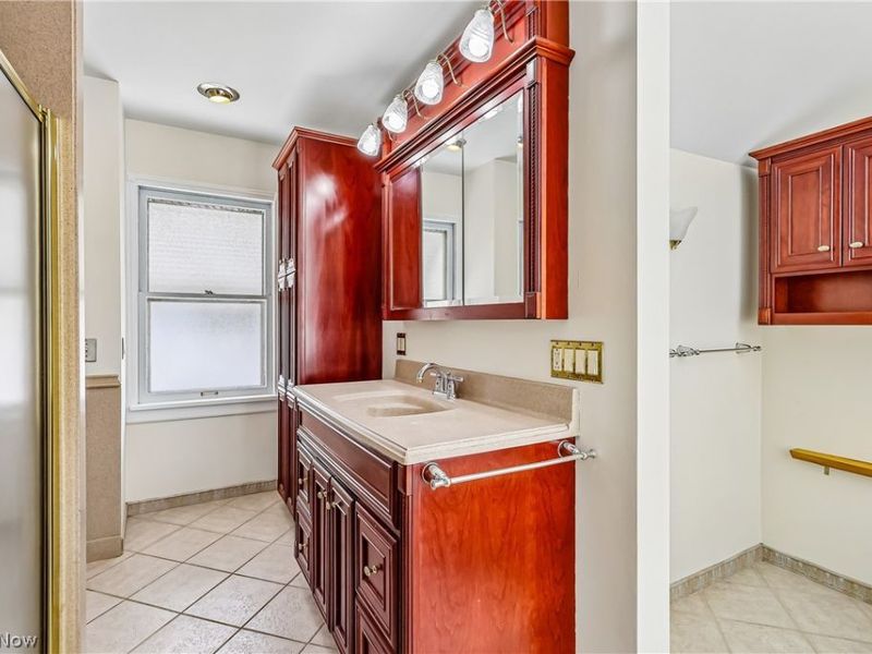 2033 Tate Avenue, Cleveland, OH 44109 Photo 27