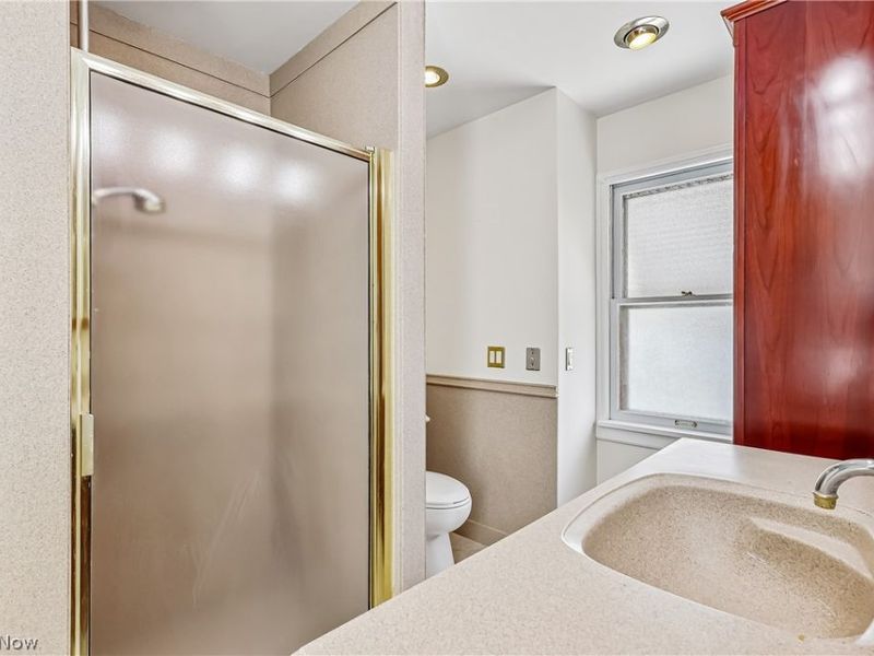 2033 Tate Avenue, Cleveland, OH 44109 Photo 29