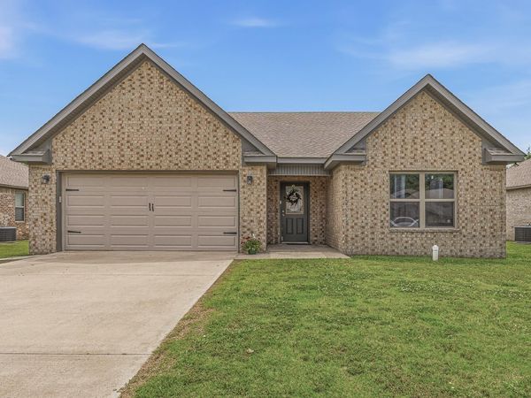 111 Cameron , Brookland, AR 72417