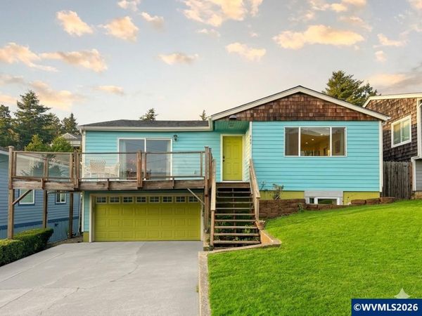 645 SE 4th St, Newport, OR 97365