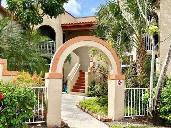 365 SW 86th Ave , Unit 203, Pembroke Pines, FL 33025