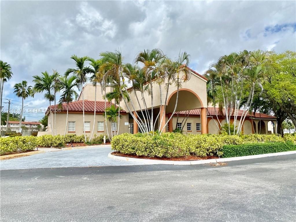 365 SW 86th Ave , Unit 203, Pembroke Pines, FL 33025 Photo
