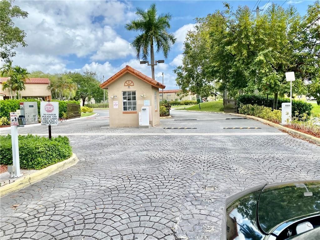 365 SW 86th Ave , Unit 203, Pembroke Pines, FL 33025 Photo