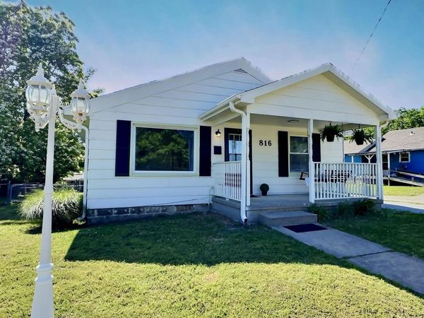 816 S College Street, Nevada, MO 64772