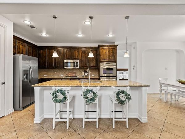 617 Wellington Drive, Roanoke, TX 76262