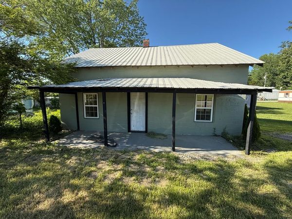 210 Woodland Ave E, Jamestown, TN 38556