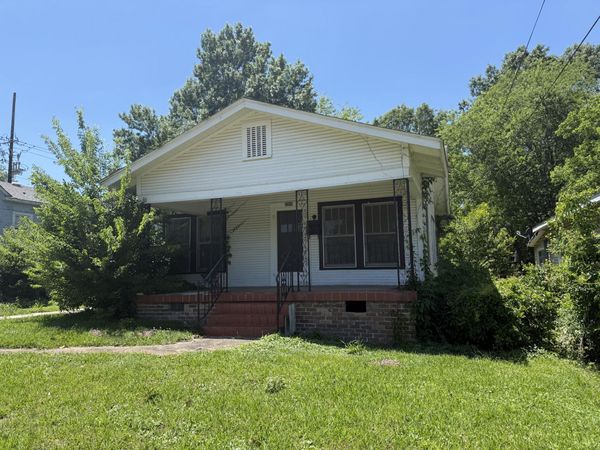 1004 N 8th Ave., Laurel, MS 39440