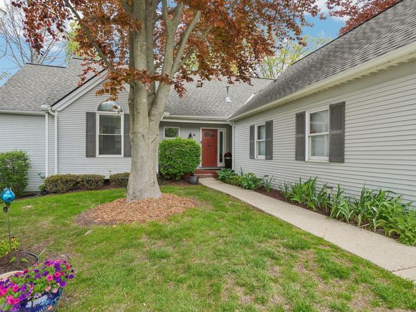 558 Heritage Drive, Ann Arbor, MI 48105