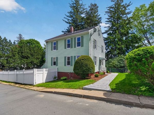 7 East Greenwood St, Amesbury, MA 01913