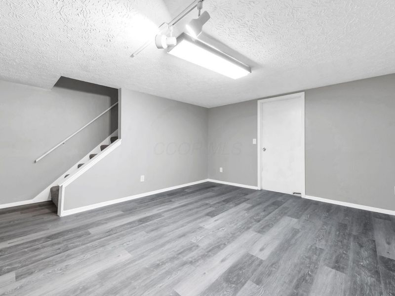 3083 Highcliff Court , Columbus, OH 43231 Photo 16