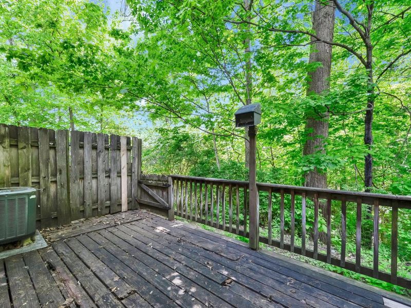 3083 Highcliff Court , Columbus, OH 43231 Photo 21