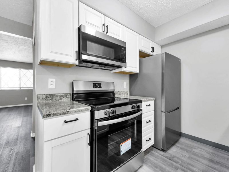 3083 Highcliff Court , Columbus, OH 43231 Photo 7