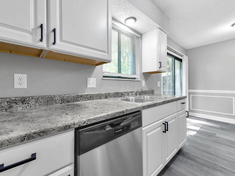 3083 Highcliff Court , Columbus, OH 43231 Photo 8