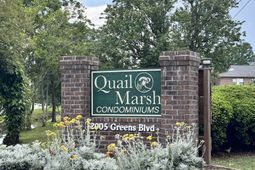 2005 Greens Blvd.  photo 4