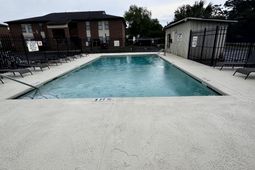 2005 Greens Blvd.  photo 4