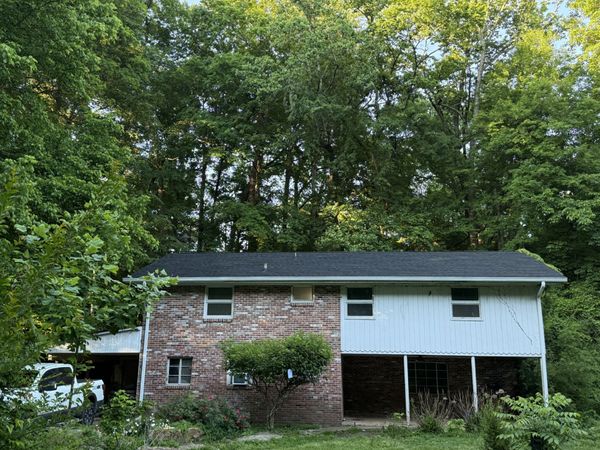 352 Hickory Grove Blvd , Clarksville, TN 37040