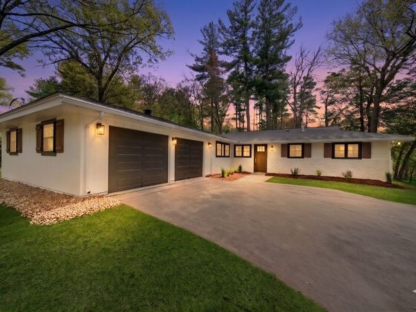 8 Topeka Rd, Chelmsford, MA 01824