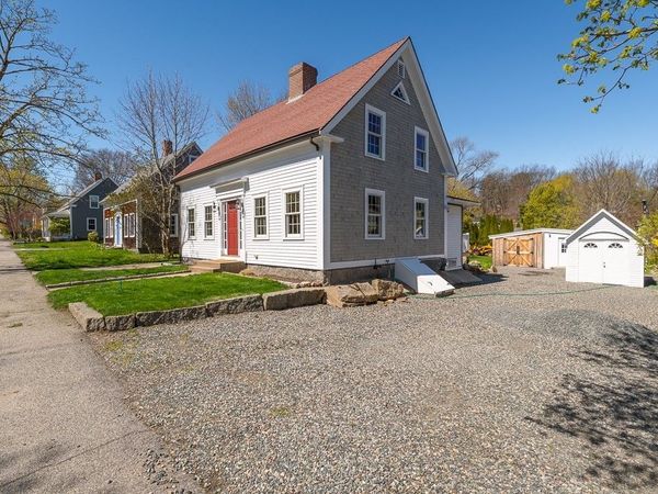 61 Southern Ave, Essex, MA 01929
