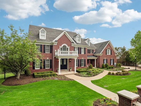 2208 S Villa Drive, Gibsonia, PA 15044