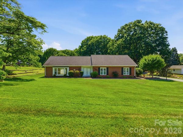 1020 Longreen Drive, Kernersville, NC 27284
