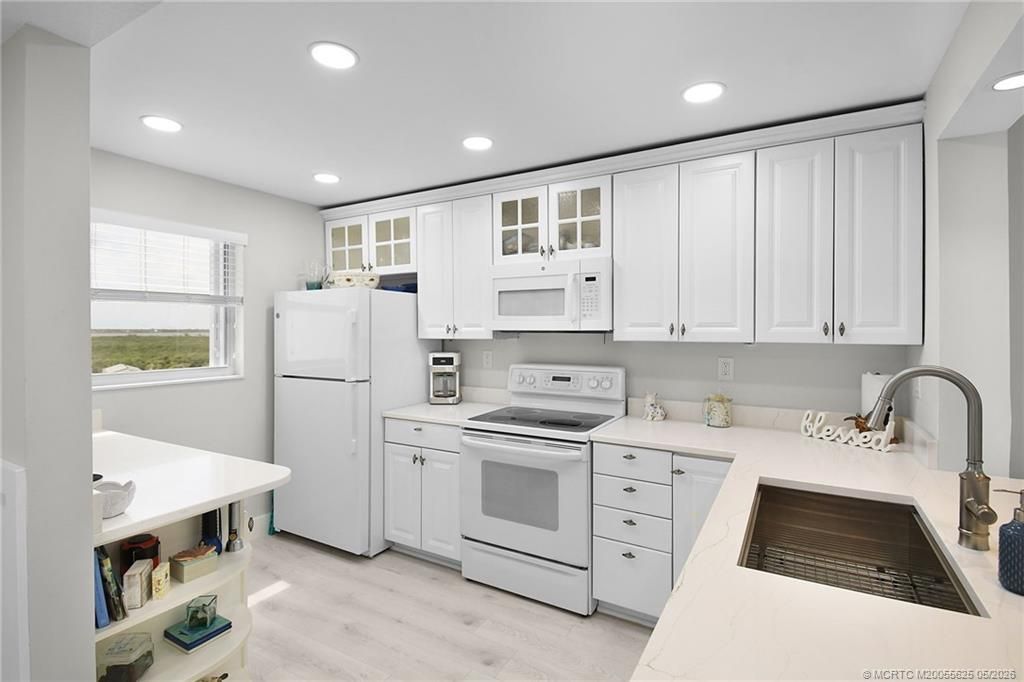 9400 S Ocean Drive, Unit 901, Jensen Beach, FL 34957 Photo