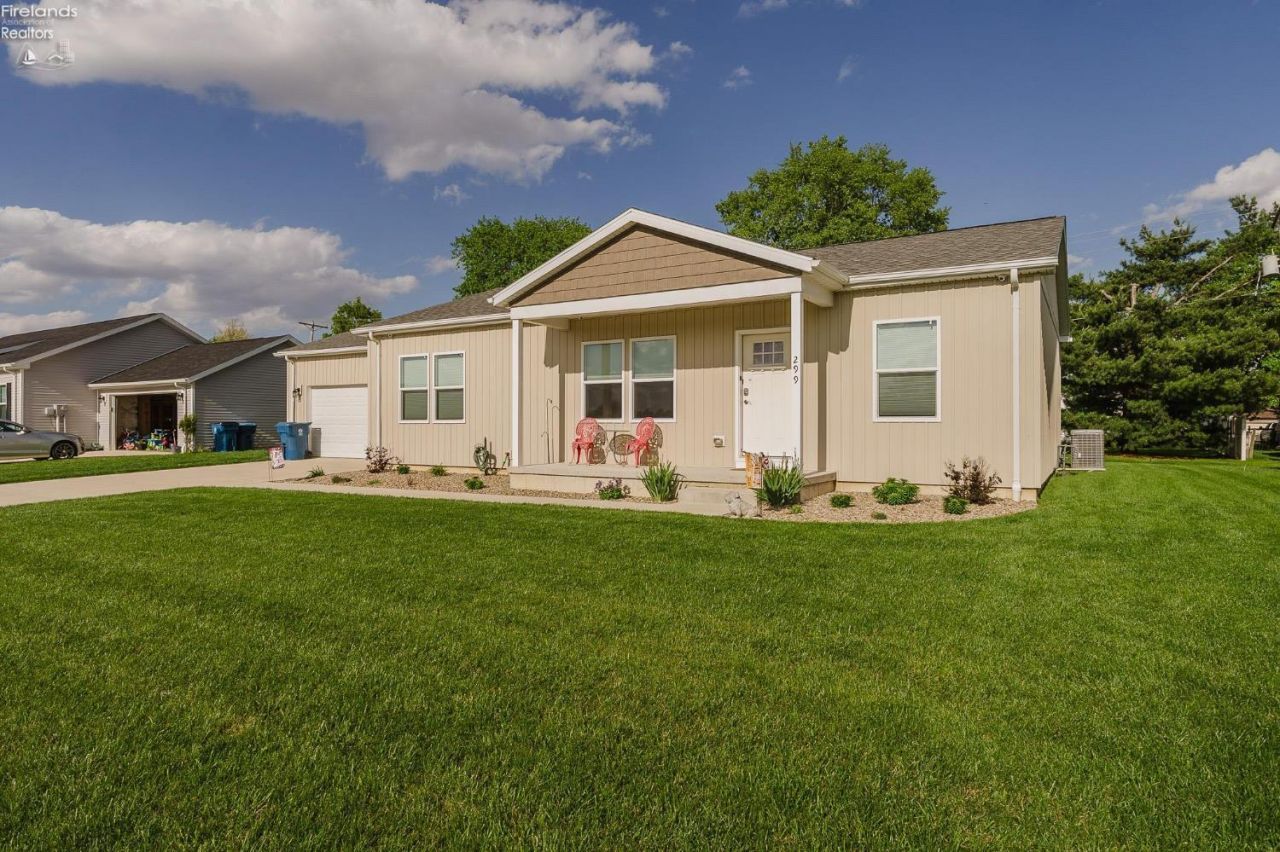 299 Caleb Drive, Fremont, OH 43420 Main Photo