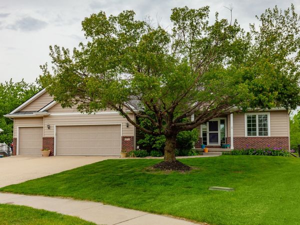 4209 127th Circle , Urbandale, IA 50323