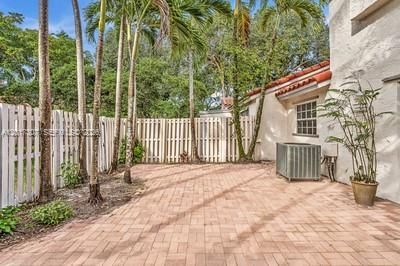 1395 Cottonwood Cir, Unit 1395, Weston, FL 33326 Photo