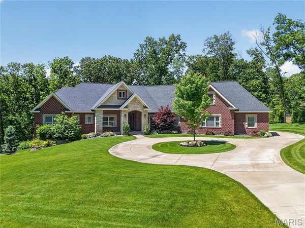 1075 Stonebrooke Lane , Wentzville, MO 63385