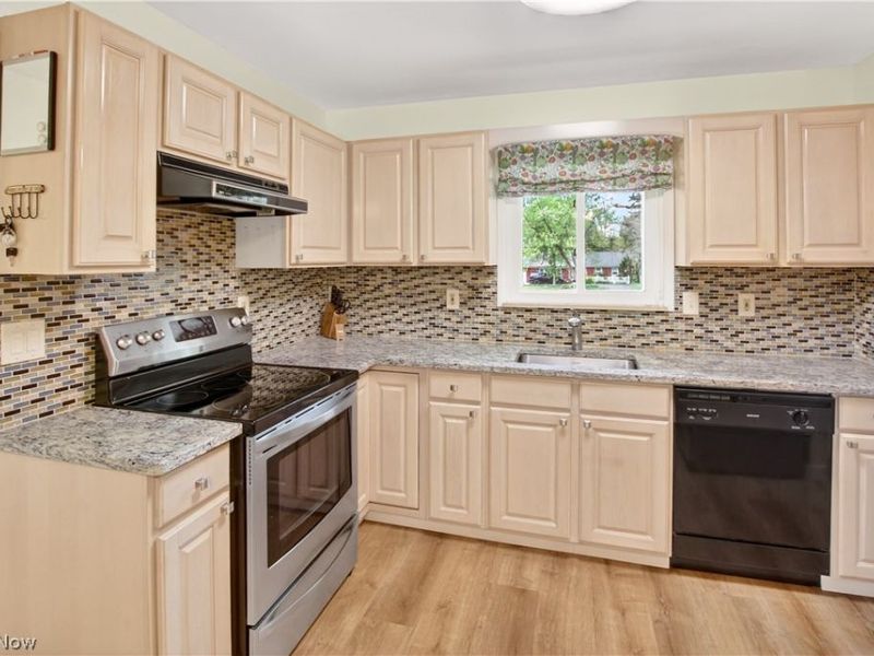 12808 Wellswood Trail, Chesterland, OH 44026 Photo 11