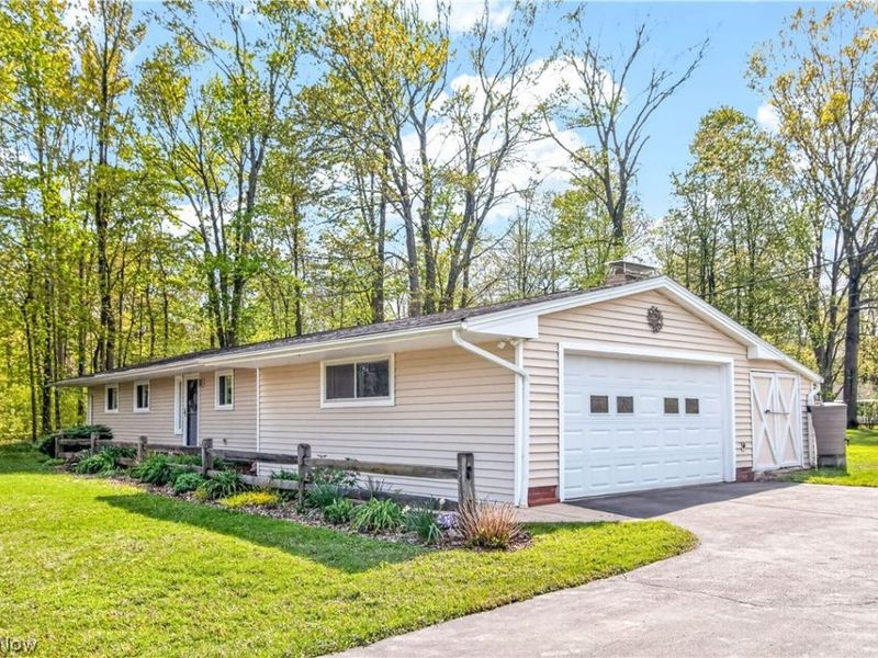 12808 Wellswood Trail, Chesterland, OH 44026 Photo 2