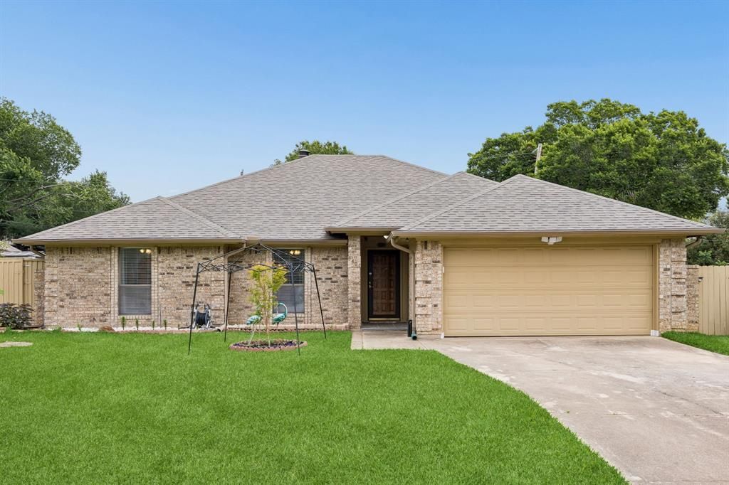5401 Oak Branch Drive, Arlington, TX 76016 Main Photo